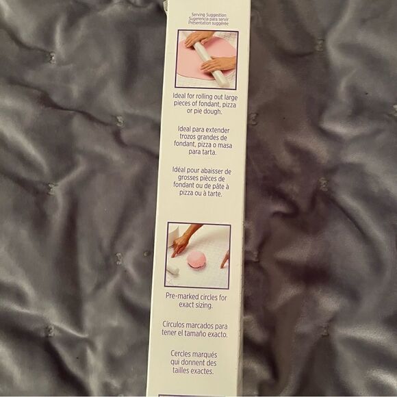 Wilton Fondant or Pizza Measuring Mat Curcle Roll Out Plastuc 23.8 in. x 23.3 in - Picture 7 of 11